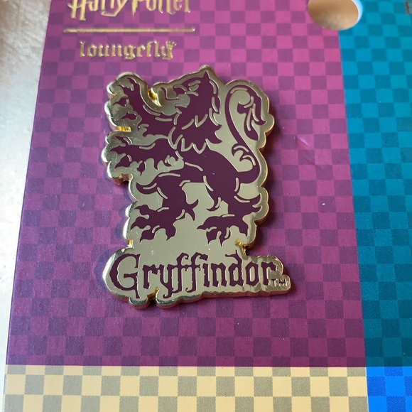 Loungefly Harry Potter House Mascots 4 piece Enamel Pin Set - Picture 10 of 15